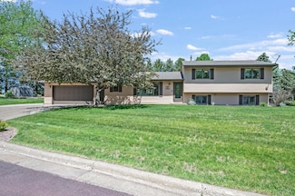 68 Southwood Dr, Fairmont, MN 56031