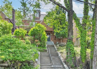 5408 Beacon St, Pittsburgh, PA 15217
