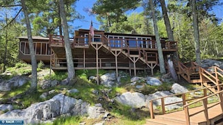 12418 Rock Point Dr, Kabetogama, MN 56669