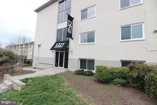 1221 N Quinn St Unit 12, Arlington, VA 22209