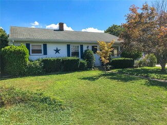 54 Hamilton St, Cumberland, RI 02864