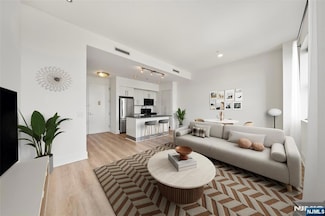 4 Beacon Way Unit 1407, Jersey City, NJ 07304