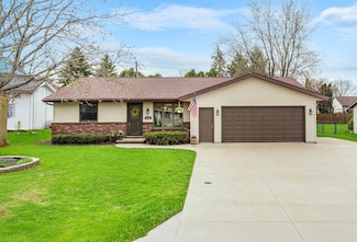 1343 W Roselawn Dr, Appleton, WI 54914