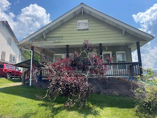228 Poplar St, Rainelle, WV 25962