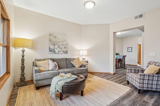 1406 Thomas Ave, Saint Paul, MN 55104