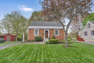 49 Longfellow Dr, Cape Elizabeth, ME 04107