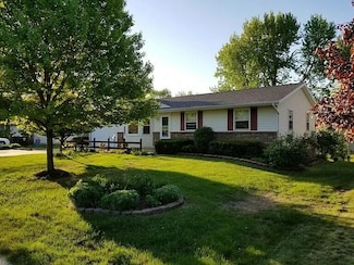 2631 Rosewood St, Jenison, MI 49428