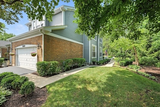 901 Heathrow Ln, Naperville, IL 60540
