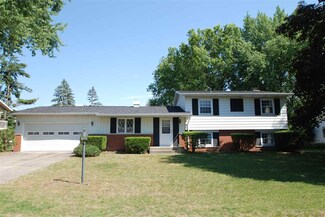 1626 Victoria Dr, Elkhart, IN 46514