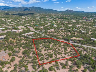 309 Los Arboles Dr, Santa Fe, NM 87501