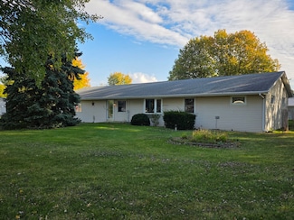 8950 Hoover Rd, Rock Falls, IL 61071