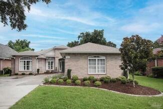 5928 Hermitage Dr, Pensacola, FL 32504