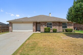 909 Mesa Vista Dr, Crowley, TX 76036