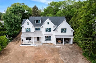 6 Dorchester Ln, Riverside, CT 06878