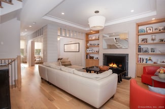42 Forest St Unit 3, New Canaan, CT 06840