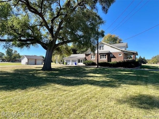 16320 Masonic Blvd, Fraser, MI 48026