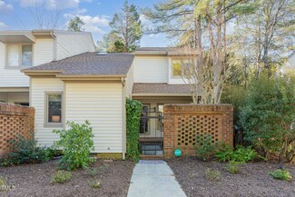 20 Bloomsbury Ct, Chapel Hill, NC 27517