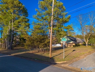6204 Olson St NW, Huntsville, AL 35810