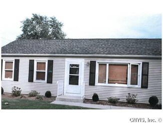 215 Camillus Dr, Camillus, NY 13031