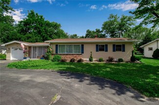 8086 Greiner Rd, Buffalo, NY 14221