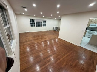 6706 171st St Unit 1, Fresh Meadows, NY 11365