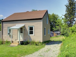 4 Burgeville Ct, Groton, CT 06340