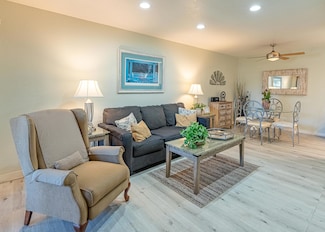 2820 N Arcadia Ct Unit 104, Palm Springs, CA 92262