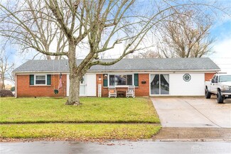 17 Hitching Post Rd, Englewood, OH 45322