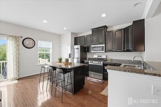 805 Bayside Ct, South Amboy, NJ 08879