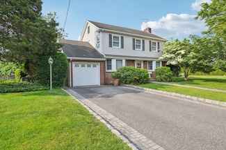 54 Ogden Ave, East Williston, NY 11596