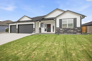 7309 Cyan Dr, Pasco, WA 99301