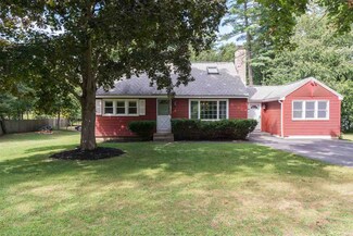 27 Woodknoll Dr, North Hampton, NH 03862