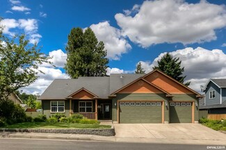 1023 NE Pine View Dr, Sublimity, OR 97385