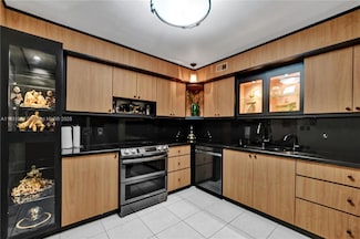 2802 N 46th Ave Unit B425, Hollywood, FL 33021