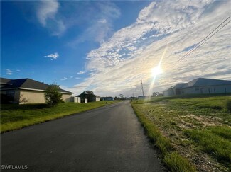 614 NE 12th St, Cape Coral, FL 33909