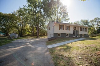 150 E Ritter St, Republic, MO 65738