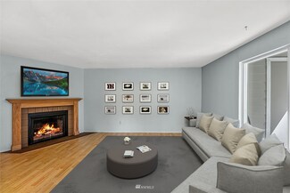 19851 25th Ave NE Unit 218, Shoreline, WA 98155