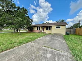 601 Reynolds Ave, Taft, TX 78390