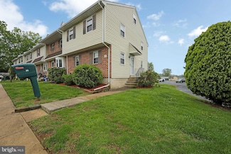 30 Colonial Cir, Aston, PA 19014