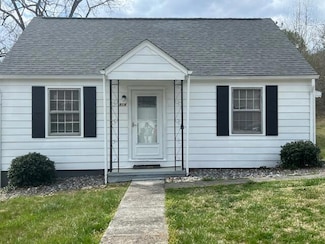 914 Banks Rd, Martinsville, VA 24112
