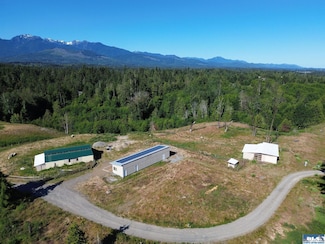 1002A Lemmon Rd, Port Angeles, WA 98362