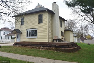 435 3rd Ave SW, Plainview, MN 55964
