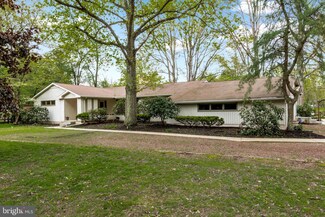 4 Sandra Ln, Tabernacle, NJ 08088
