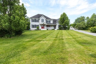 2 Liberty Ave, Hampden, ME 04444