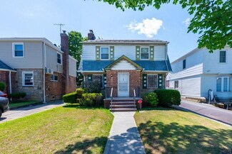 7318 180th St, Fresh Meadows, NY 11366