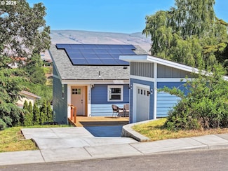 1605 E 19th St, the Dalles, OR 97058