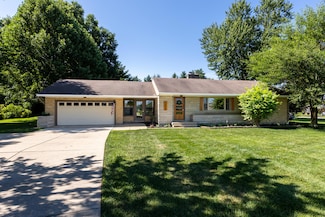 1390 Michaels Rd, Tipp City, OH 45371