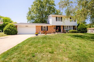 3254 E Valley View Dr, Saint Joseph, MI 49085