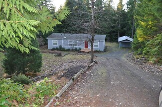 151 Wayne Rd W, Seabeck, WA 98380