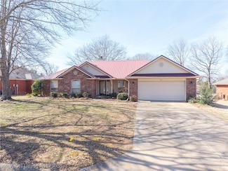 201 Kelly Cir, Lavaca, AR 72941